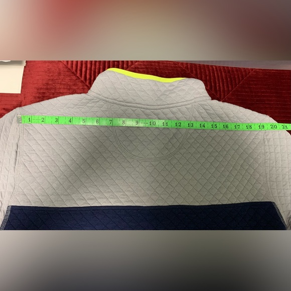 Canadian Geographic quilted grey and blue sweater - Picture 14 of 16